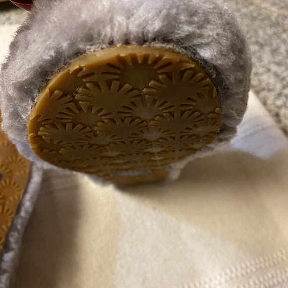 UGG classic slippers oh yeah! Grey size 5.5 - Picture 15 of 16
